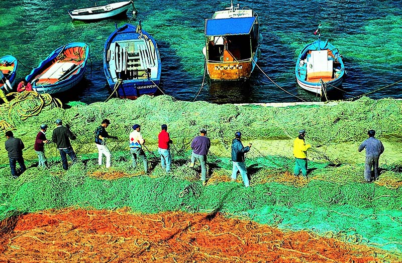 Preparing nets for the mattanza